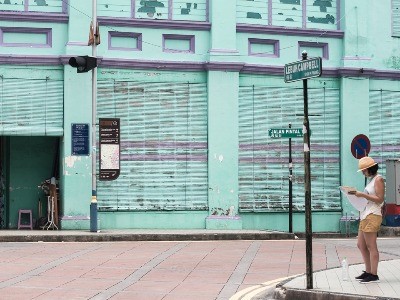 Finding Plans and Stats for Queries Based on Wildcard Text Matching